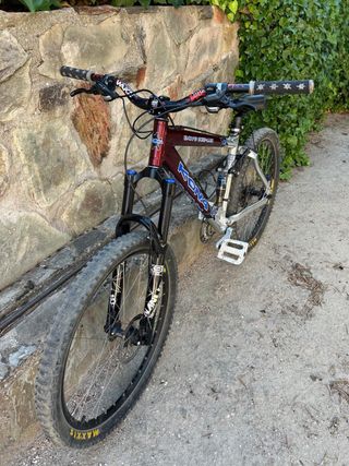 Bicicleta Kona  Dawg de luxe 26”
