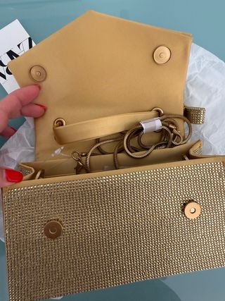 Bolso Zara dorado brillante