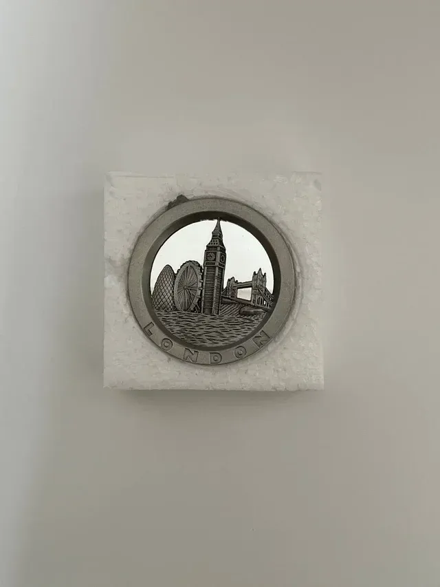 Piattino souvenir Londra con piedistallo nuovo