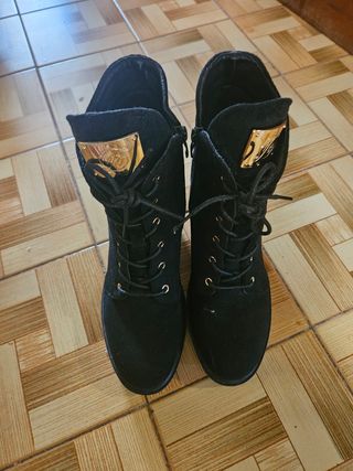 Botines negros tacón alto