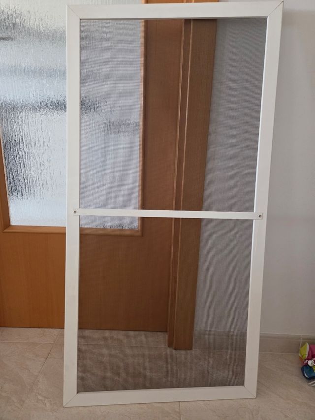 Mosquitera ventana blanca
