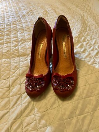 Zapatos Via Marte color granate 39