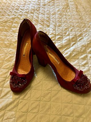 Zapatos Via Marte color granate 39