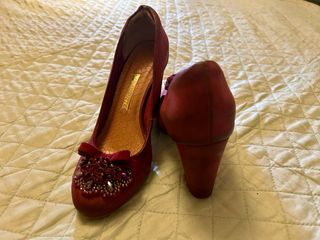 Zapatos Via Marte color granate 39