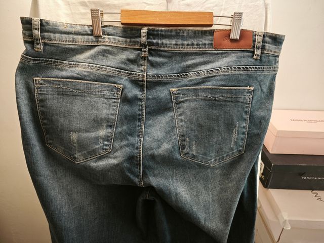 Vaqueros October 7XL con pedreria