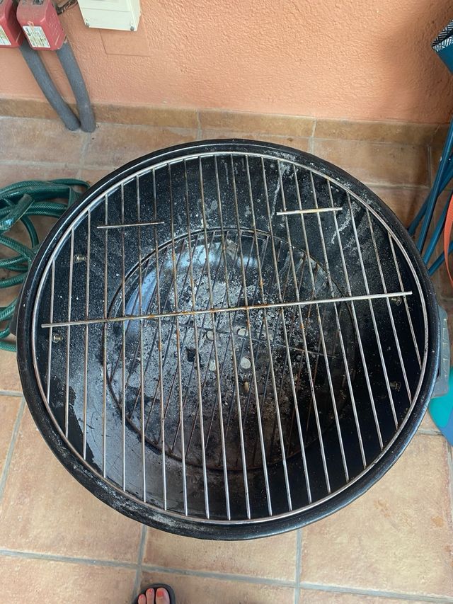 Barbacoa de carbón negra NUEVA!!! Diámetro 28,5cm.