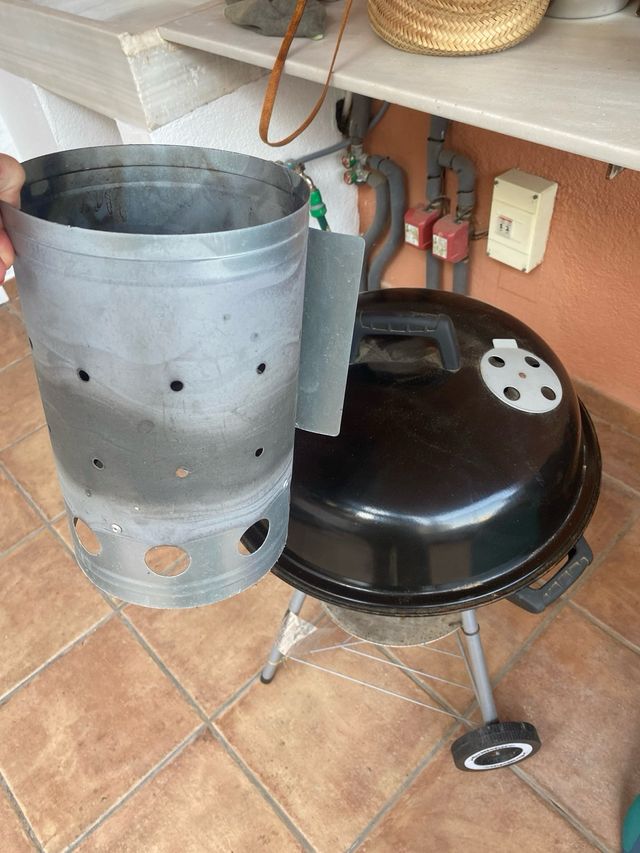Barbacoa de carbón negra NUEVA!!! Diámetro 28,5cm.