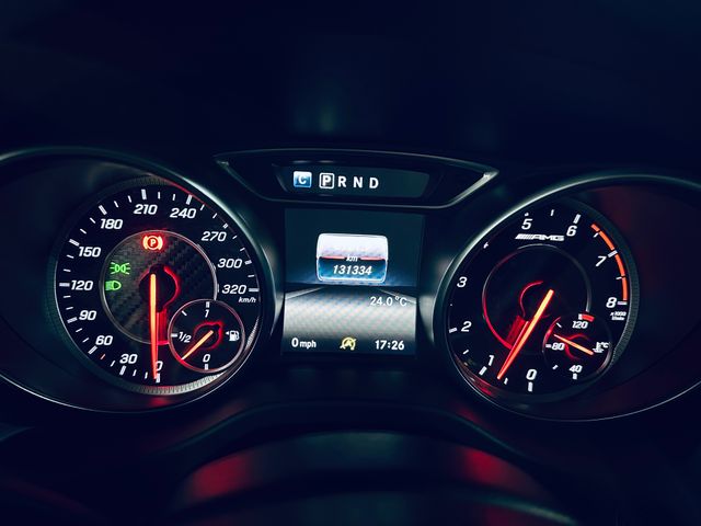 Mercedes-Benz Clase CLA 45 AMG 381CV 