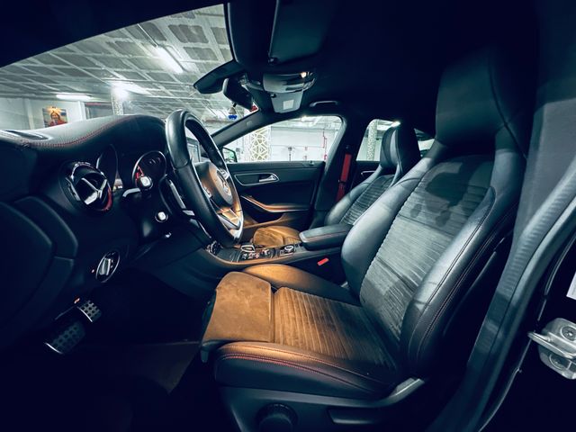 Mercedes-Benz Clase CLA 45 AMG 381CV 