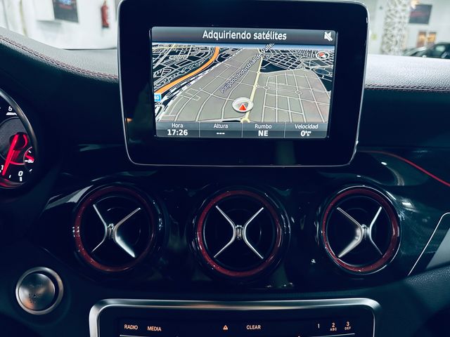 Mercedes-Benz Clase CLA 45 AMG 381CV 