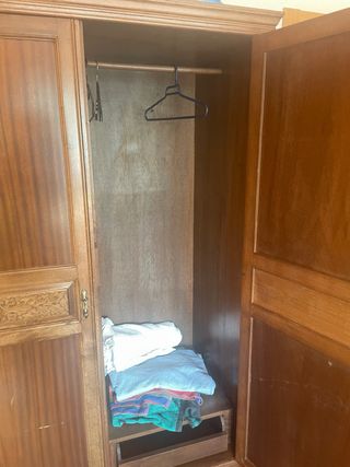Armario madera antiguo