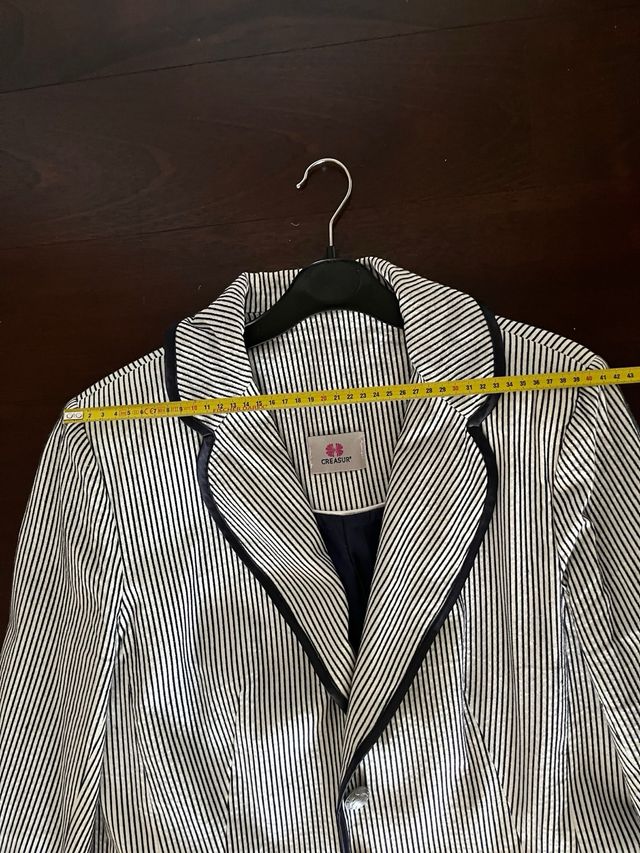 Americana Creasur rayas marino-blanco