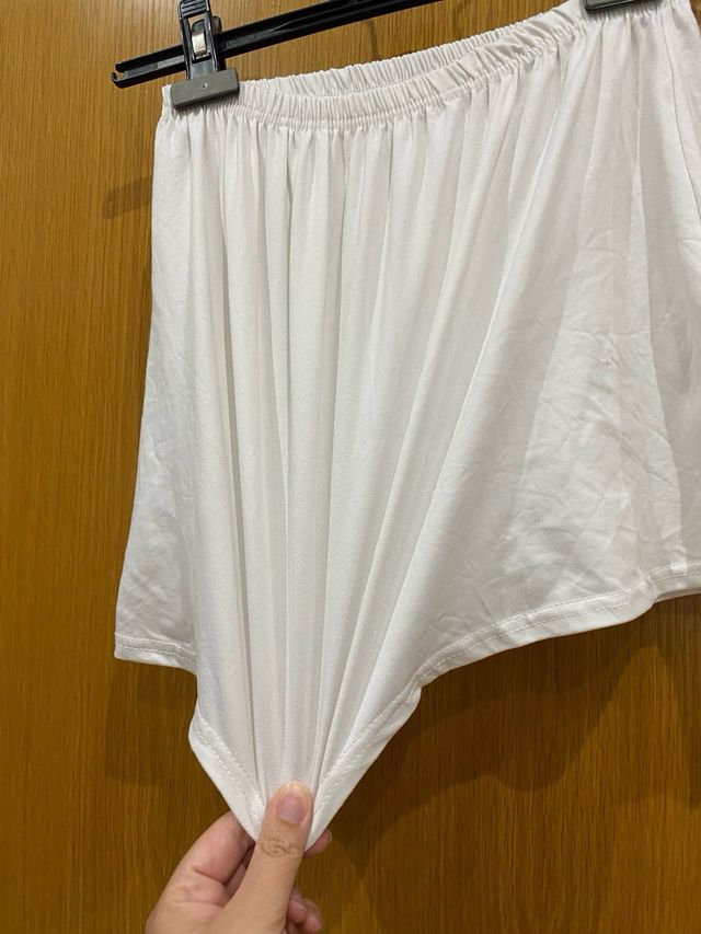 Mini falda blanca elástica