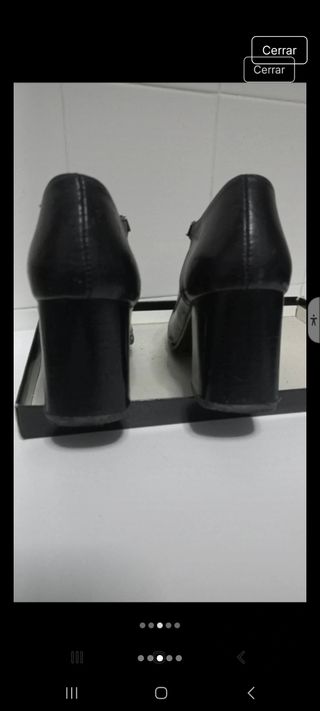 Tacones negros elegantes