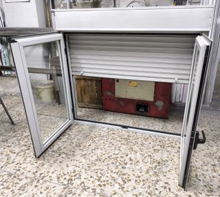3 Ventanas abatibles de aluminio de 133 x 118