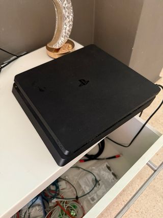 PS4 (PlayStation 4) slim