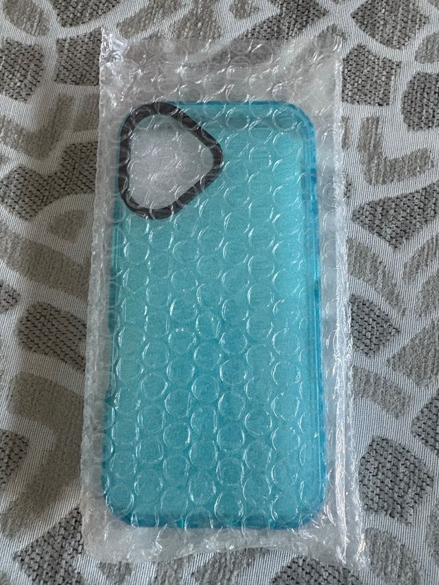 Funda para iPhone 16 de plástico azul
