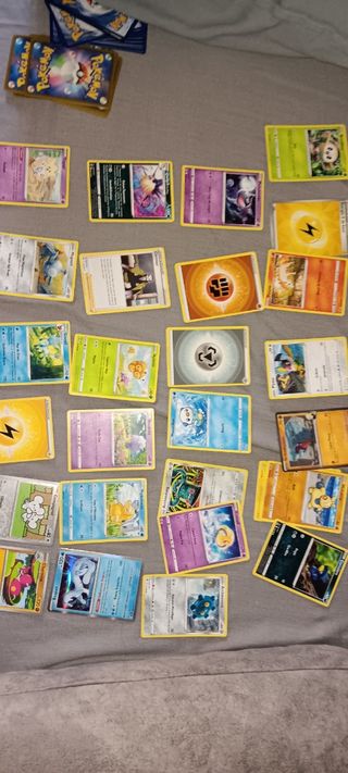 75 Cartas Pokémon japonesas y francesas