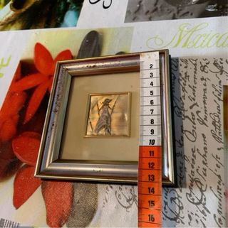 Cornice vintage in legno