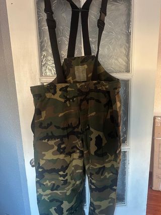 Ropa militar camuflaje
