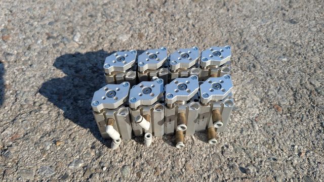 8 Cilindros neumáticos guiados SMC