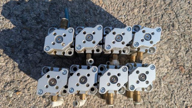 8 Cilindros neumáticos guiados SMC