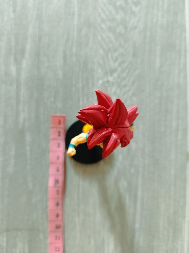 Figura Goku SSJ4