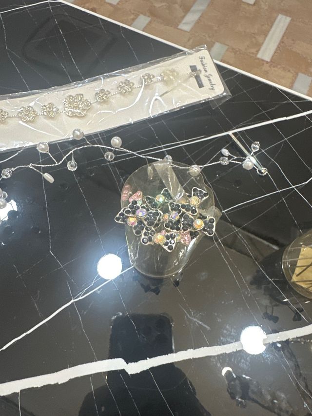 Tocados cabello: Pinchos brillantes