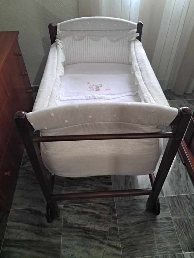 Minicuna madera clásica