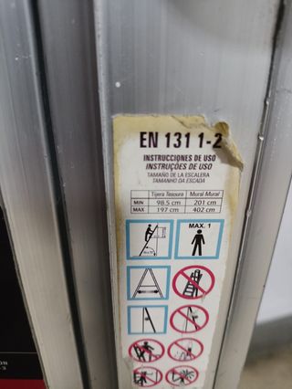 Escalera aluminio ligera y versátil