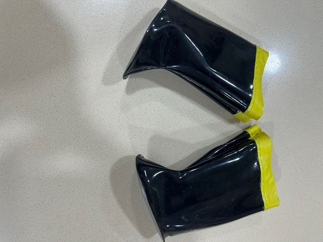 lote Botas Nancy Alas carreras y mini short