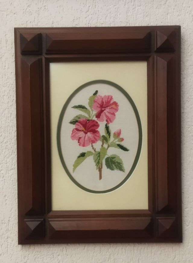 Precioso cuadro de punto de cruz. Medidas 30 x 40 