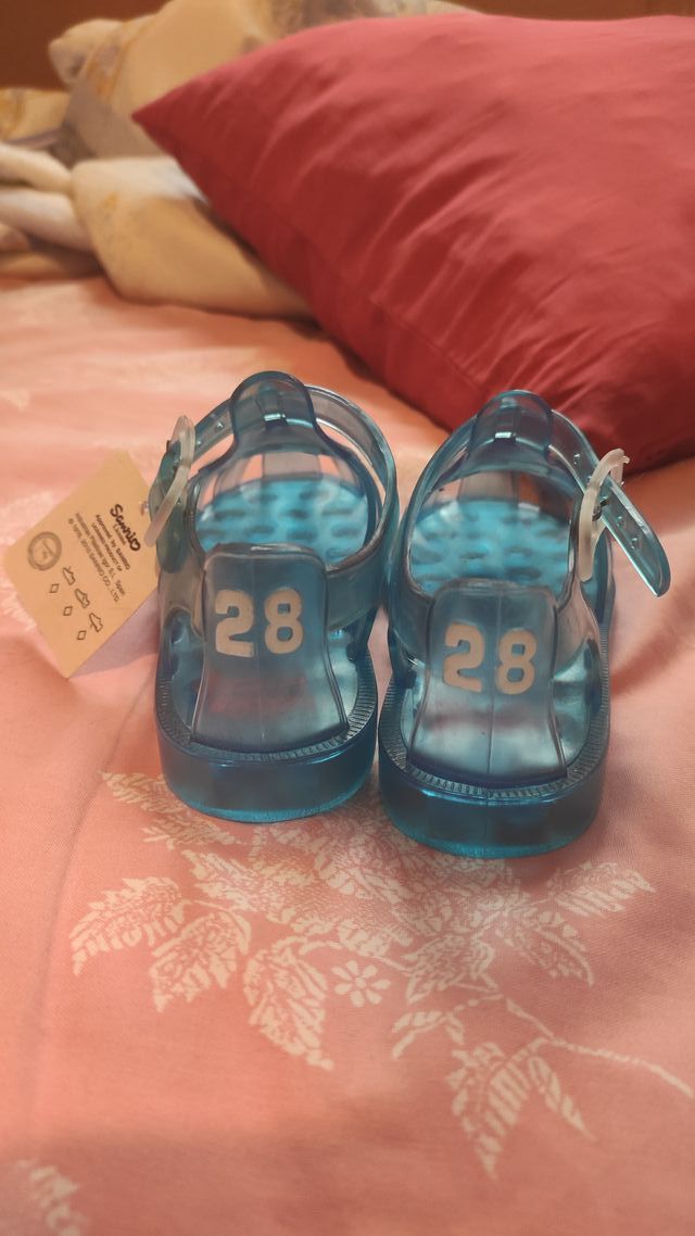 Sandalias Hello Kitty niña playa azules