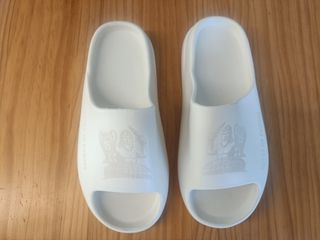 Chanclas Real Madrid nuevas, de goma eva. Confort 