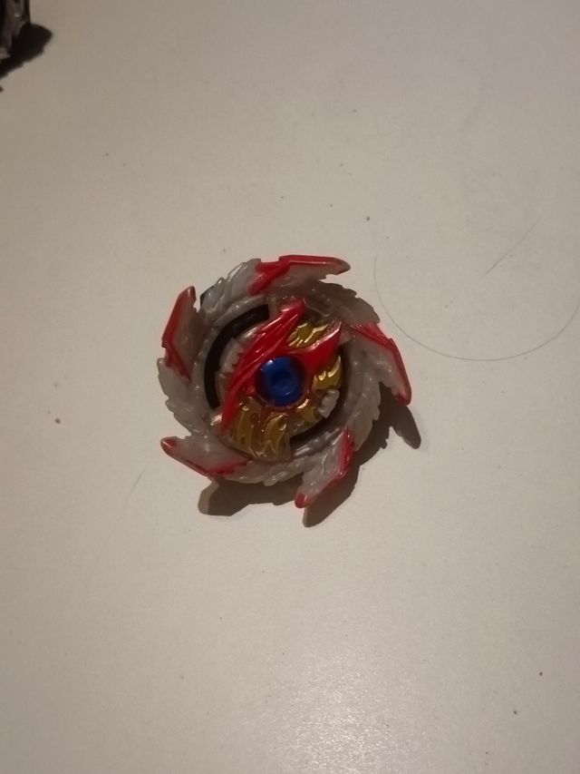 Beyblades - 3 + lanzadores