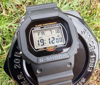 Casio G-Shock DW-5700 caja de acero