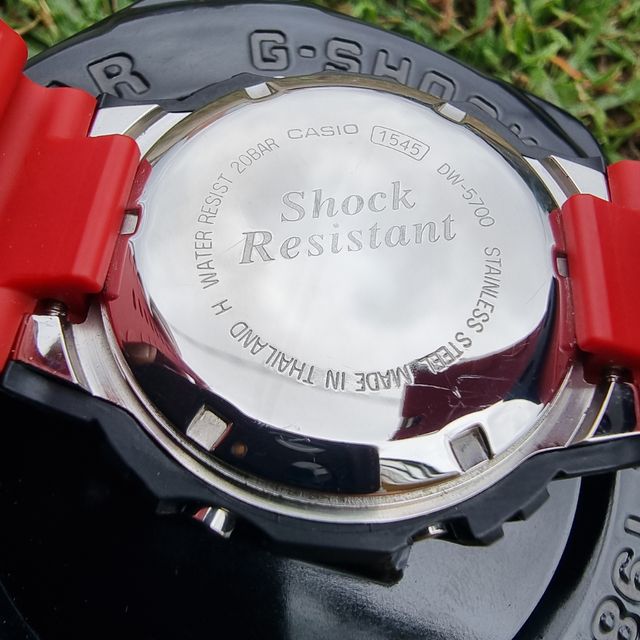 Casio G-Shock DW-5700 caja de acero