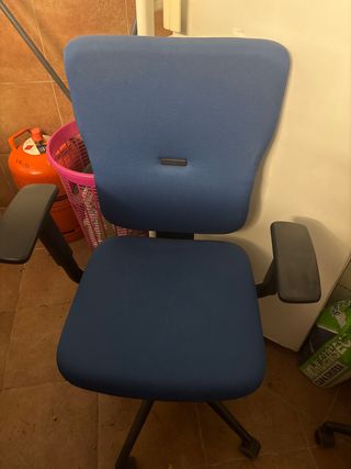 Silla oficina azul - buen estado