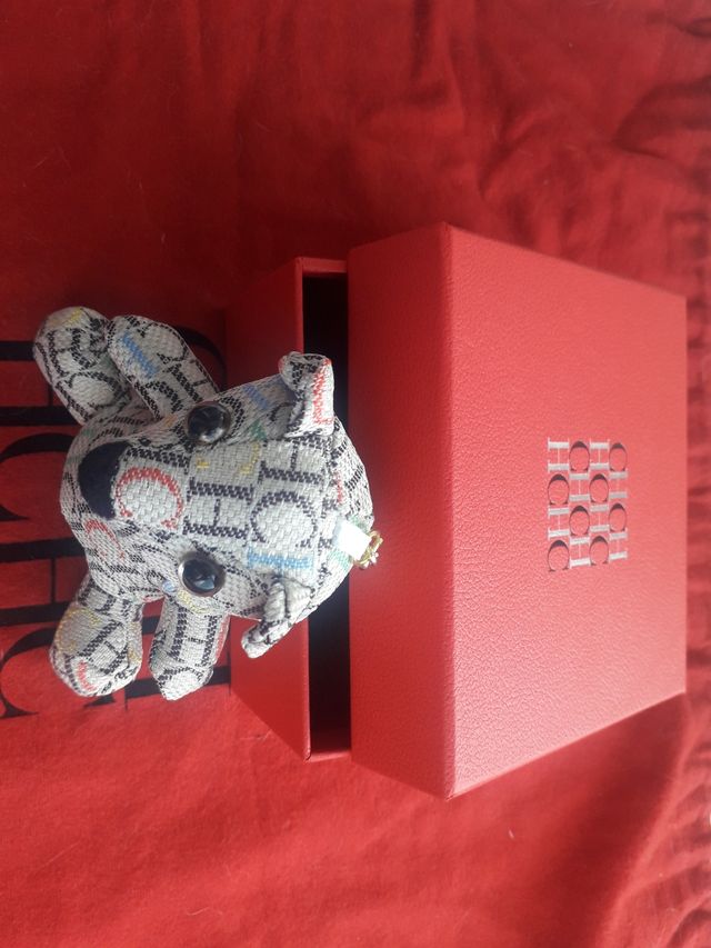 Llavero o charm Oso Carolina Herrera