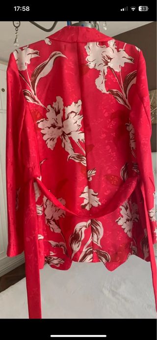 Blazer Zara rojo estampado floral - Talla S
