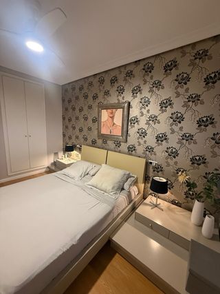 Dormitorio matrimonio - Cama y mesitas