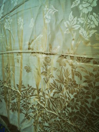 Copriletto in raso oro antico