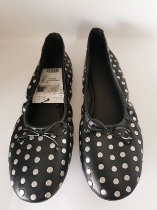 Bailarinas de chica N°37 de Mango nuevas.