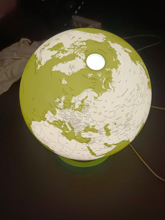 Globo terráqueo con luz - Lámpara