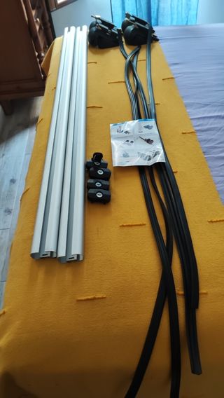 Barra portaequipajes coche