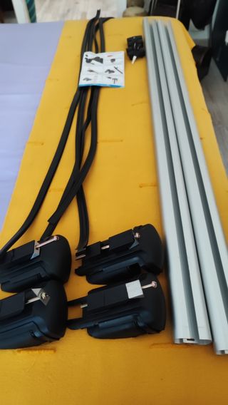 Barra portaequipajes coche