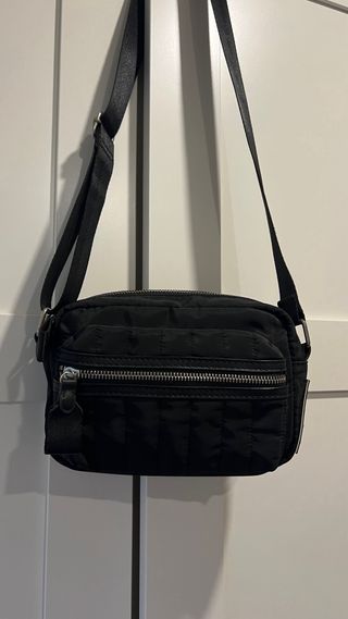Bolso negro Stradivarius - LOVE