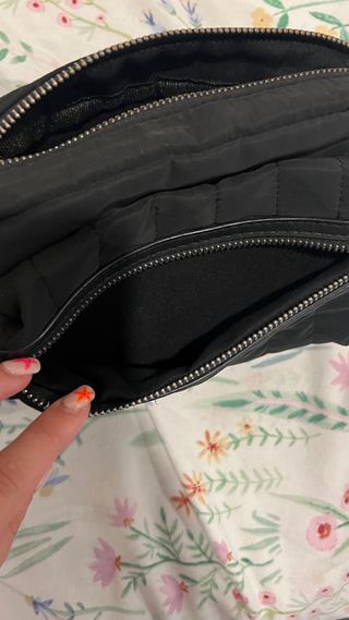 Bolso negro Stradivarius - LOVE