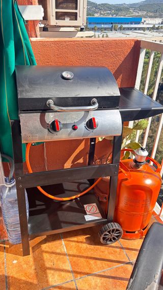 Barbacoa gas - nueva una semana de uso 