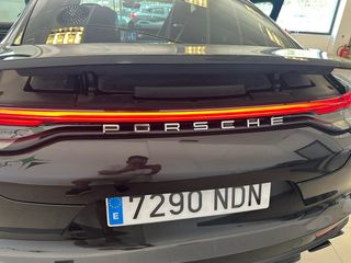 Porsche Panamera 2021